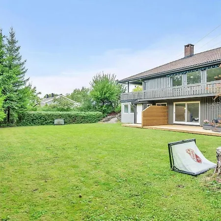 Nice Modern House In With Lovely Patio