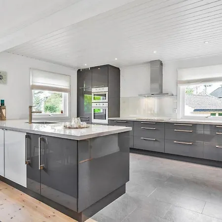 Nice Modern House In With Lovely Patio * Kristiansand